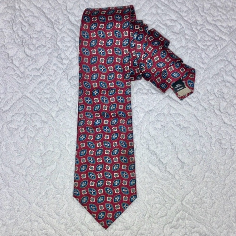 Woodwards vintage silk tie, foulard pattern, red and blue